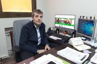 Carlos Barreiro, en su despacho de la Facultad de Veterinaria de la Universidad de León