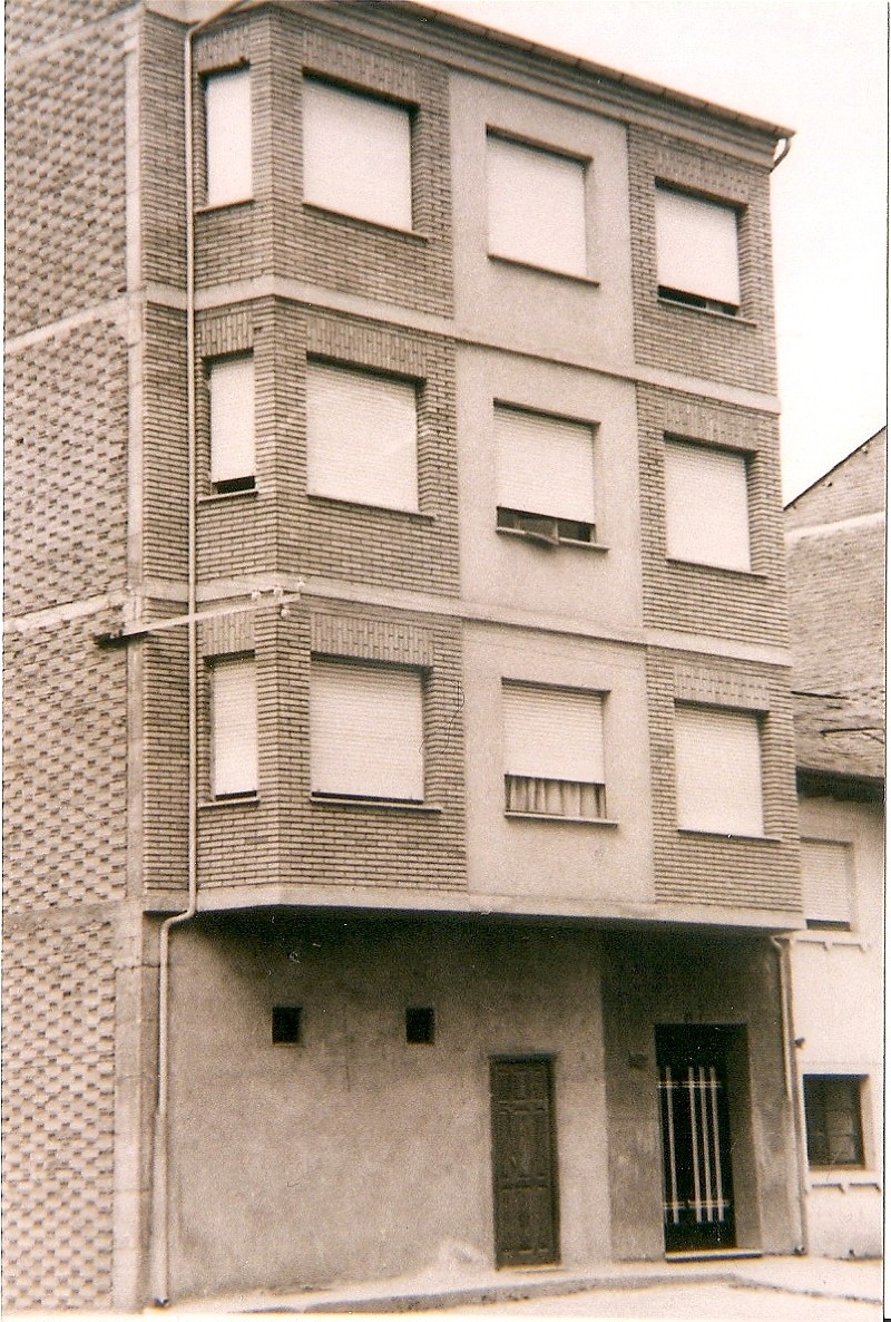 Primera sede del Colegio La Asunción, en la avenida de la Cemba, en el barrio de Flores del Sil